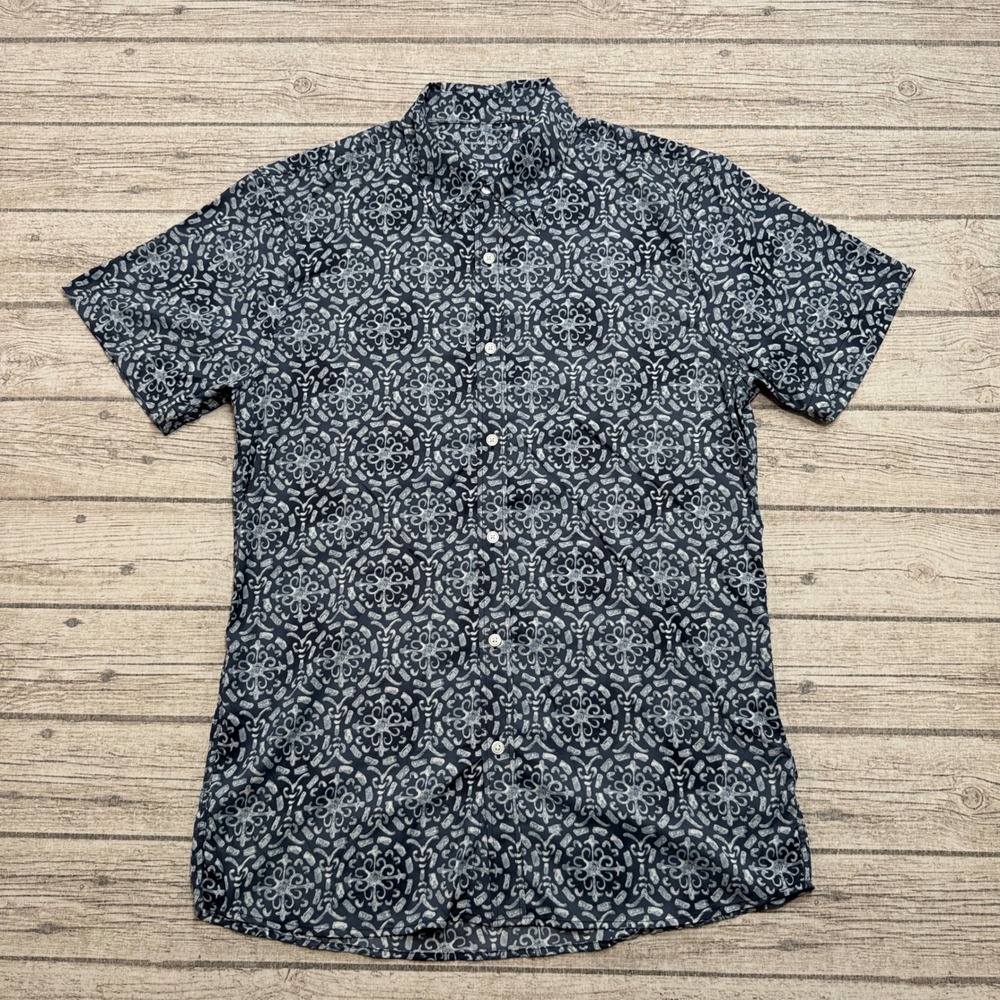 Abercrombie & Fitch Shirt Men's M Tall Blue Medallion Short Sleeve Button Down